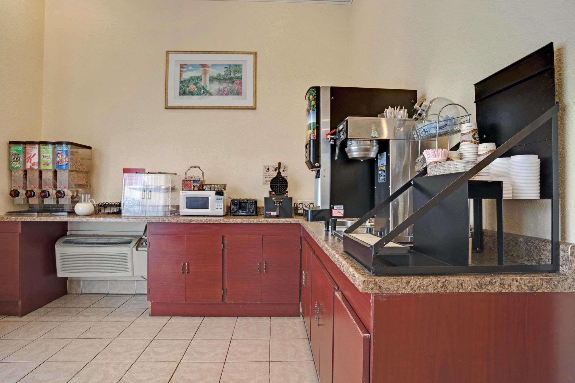 Econo Lodge Kent Zewnętrze zdjęcie