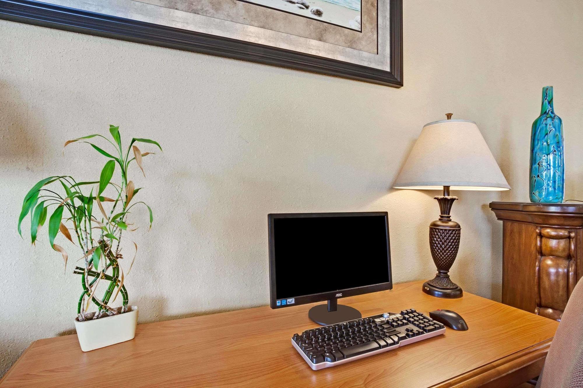 Econo Lodge Kent Zewnętrze zdjęcie