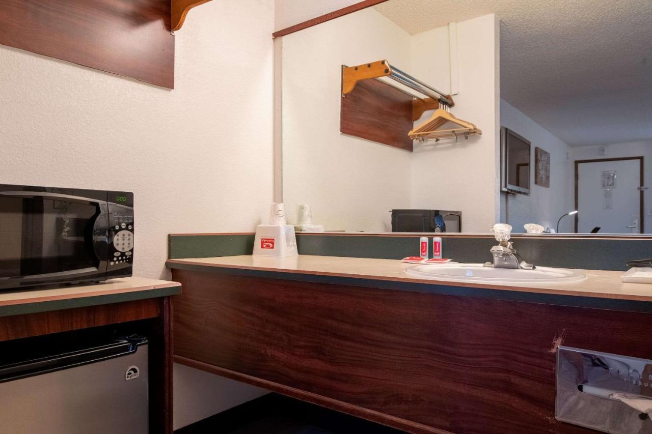 Econo Lodge Kent Zewnętrze zdjęcie